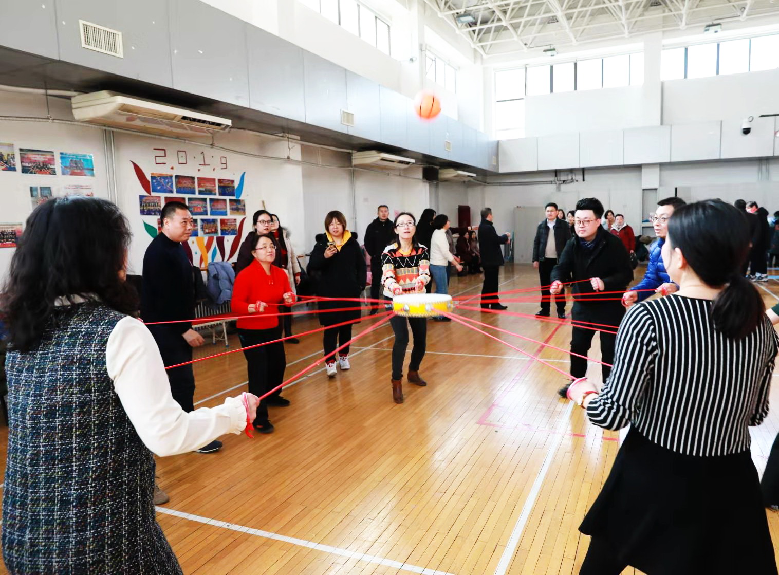 机关工会举办“奋进新时代、欢度幸福年”机关教职工新春联欢活动