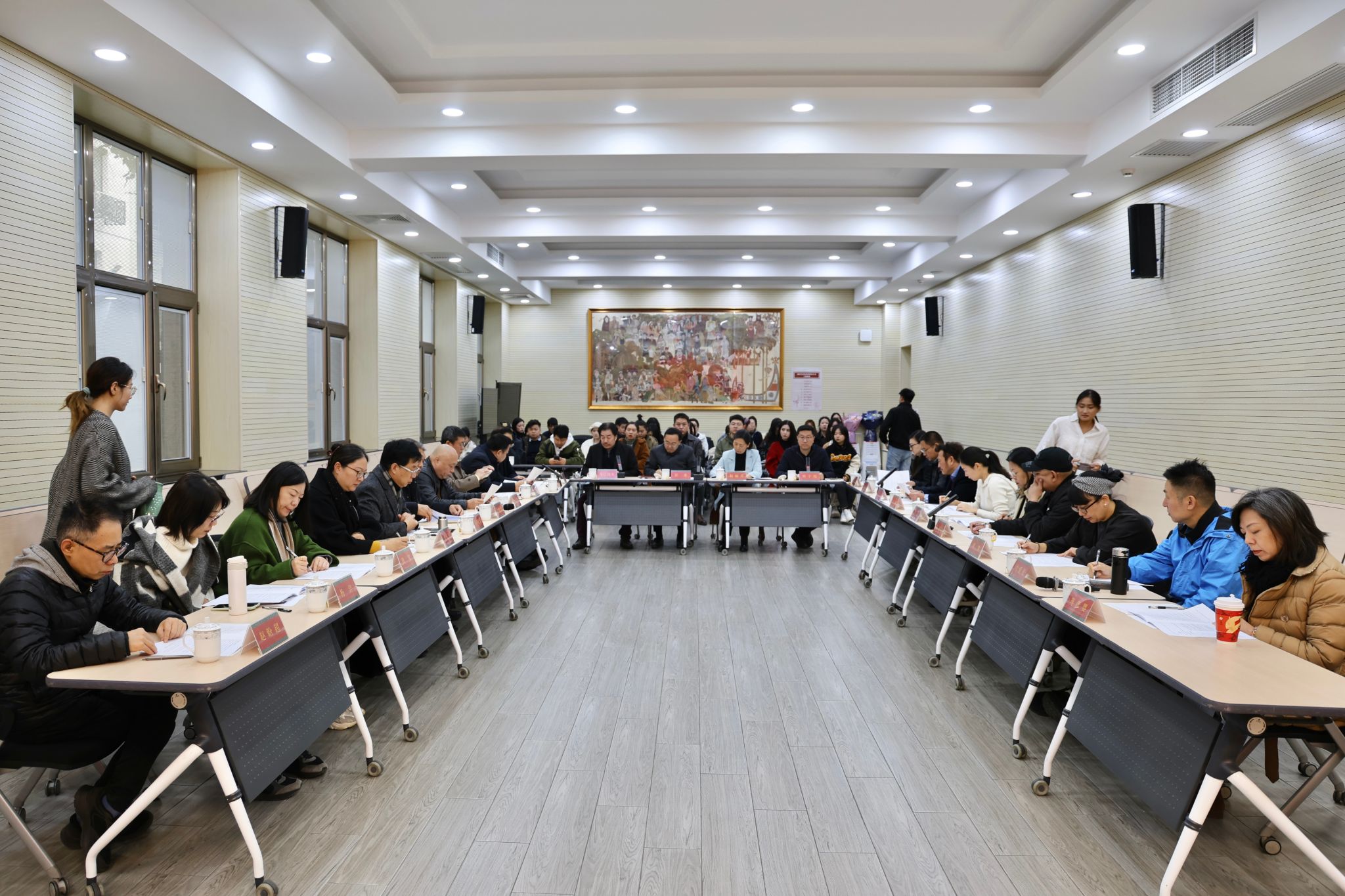 美术学院举办2025年美术与书法专业学位博士生导师聘任仪式暨学科建设研讨会