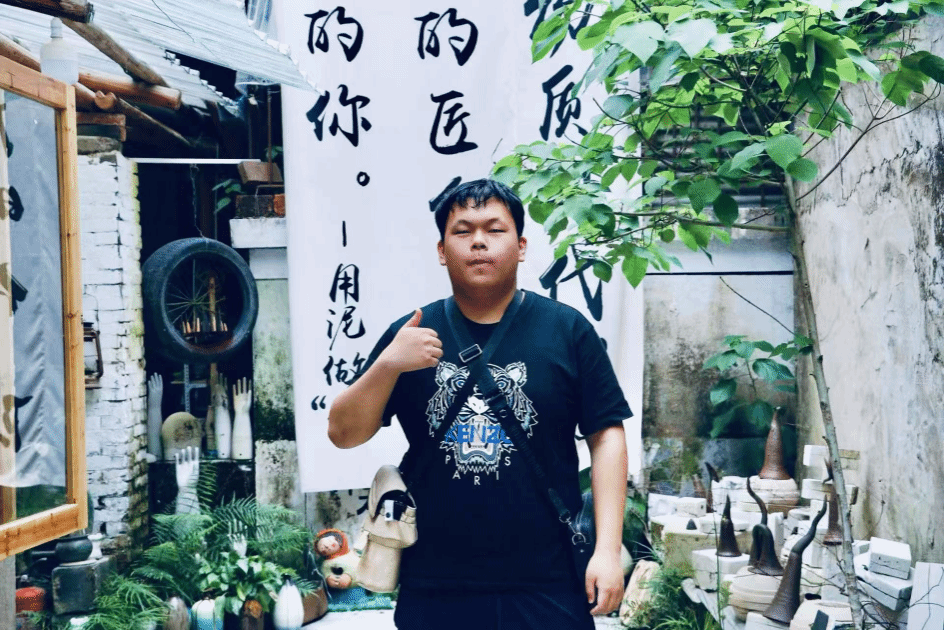 理学院2022级数学专业硕士研究生何国昊：解开谜题的喜悦总能抵消疲惫